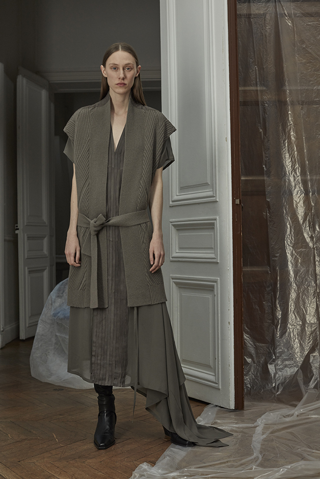 LONG VEST - DRESS - GAITERS - ILARIA NISTRI FALL WINTER 2018 COLLECTION