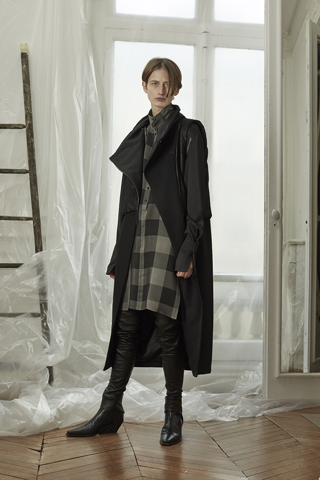 LONG LEATHER VEST - DRESS - LEATHER PANTS - ILARIA NISTRI FALL WINTER 2018 COLLECTION