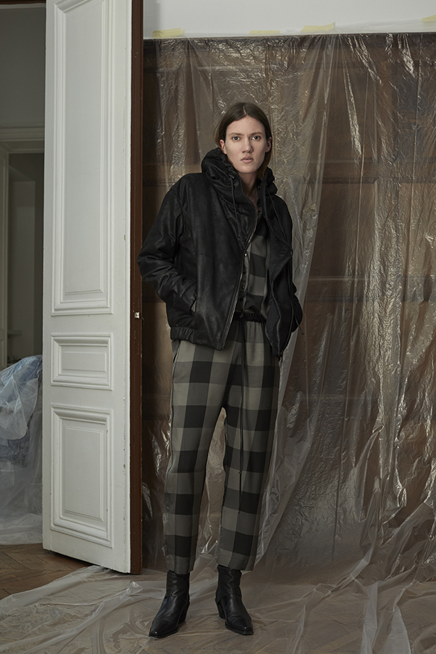 BOMBER LEATHER JACKET - BLOUSE - PANTS - ILARIA NISTRI FALL WINTER 2018 COLLECTION